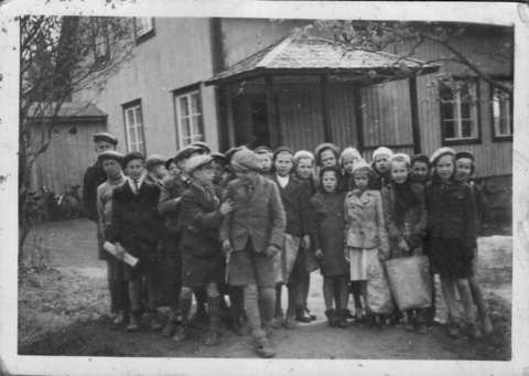 Mustavalkoinen kuva luokasta 