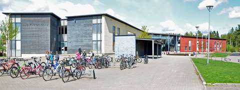 Juvanpuiston koulun koulurakennus.