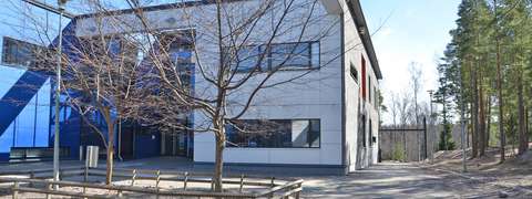 Martinkallion koulun koulurakennus.