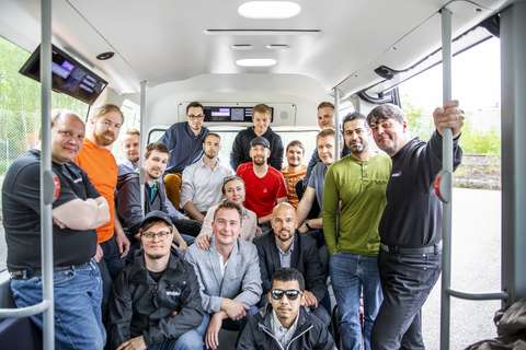 Sensible4:n henkilökuntaa.