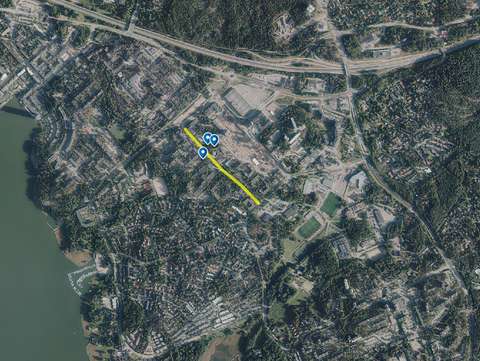 Ilmakuvaote johon suunnittelukohteet on merkitty keltaisella viivalla ja sinisillä kohdepampuloilla.