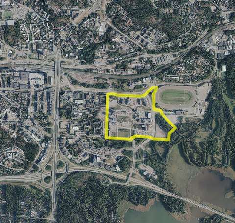 Ilmakuvassa on rajattu puistojen alueet keltaisella viivalla.