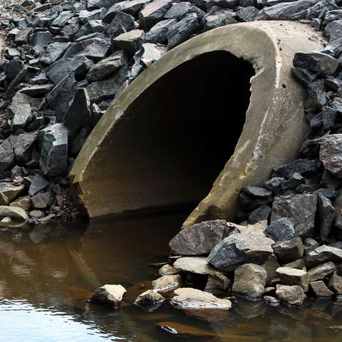 Kuvassa hulevesirumpu.