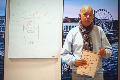 Kaj Kunnas piti motivaatiopuheenvuoron, jossa hän kehui nykynuoria edellisiä sukupolvia paremmaksi.