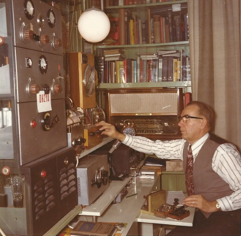 Viljo Hartman ja itserakennettu radioasema OH2 YA