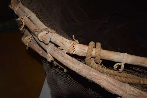 Rysän katkennut vanne lähikuvassa.