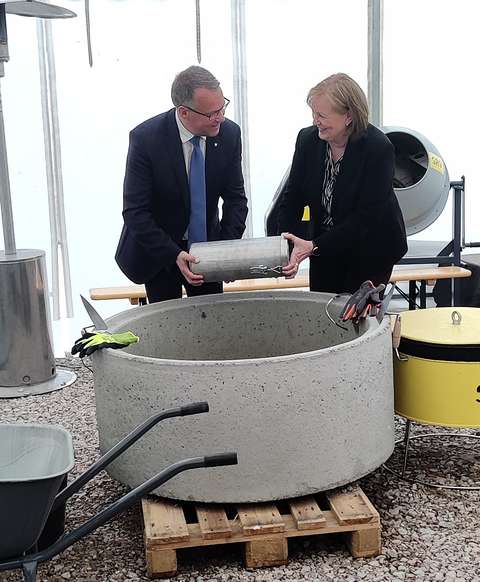 Matinkylän lukion peruskiven muuraus