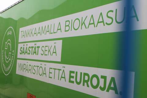 teksti kontin seinässä tankkaamalla biokaasua säästät sekä ympäristöä että euroja