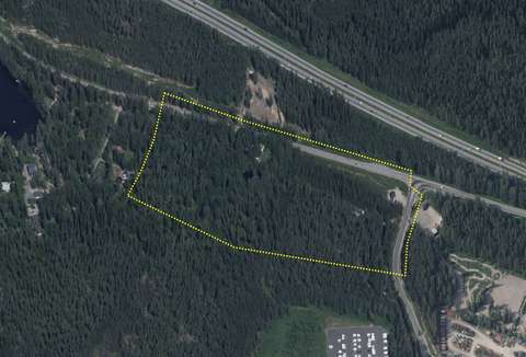 Ilmakuvassa kaava-alue merkitty keltaisella