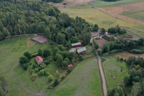 Sperringsin asuinpaikka ympäröi nykyistä tilakeskusta.