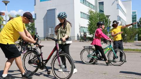 Deltagare i cykelkurser.