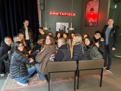Opiskelijat Kino Tapiolassa