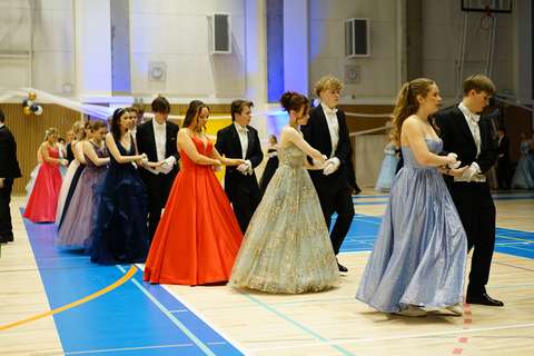 vanhojen tanssijoita