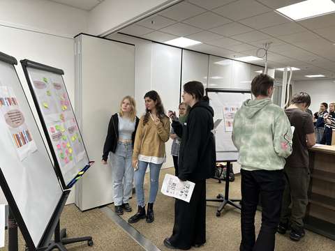 opiskelijat rastilla