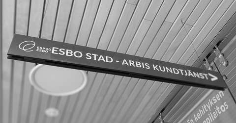 Skylten till Esbo Arbis kundtjänst.