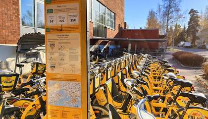 Orionintien kaupunkipyöräasema.