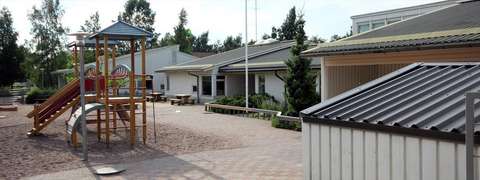 Koivumankkaan päiväkodin piha. 