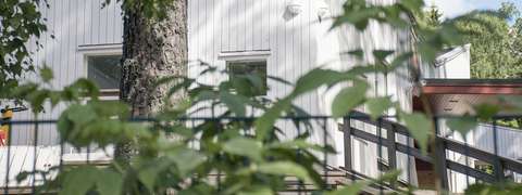 Toppelundin päiväkodin piha.