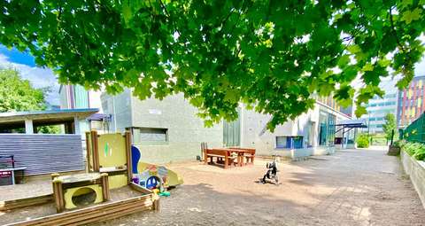 The daycare centre's building from the outside.