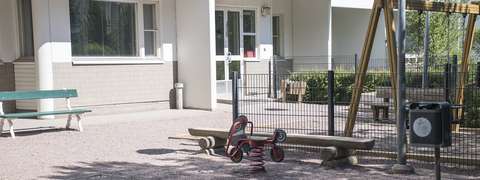 Maarinniityn päiväkodin piha. 