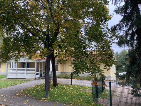 Puutarhurin päiväkotirakennus ulkoapäin.