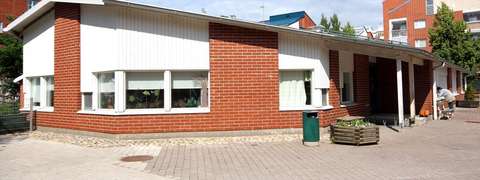 The daycare centre's building from the outside.