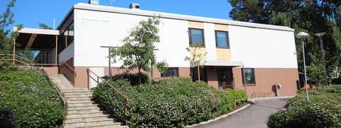 The daycare centre's building from the outside.
