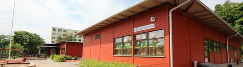 Suvelan päiväkodin rakennus ulkoapäin.