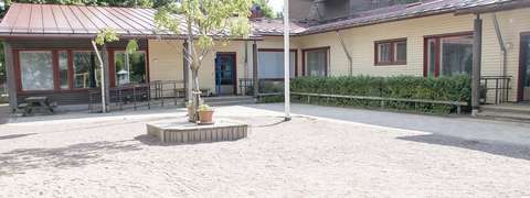 The daycare centre's building from the outside