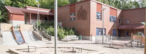 The daycare centre's building from the outside.