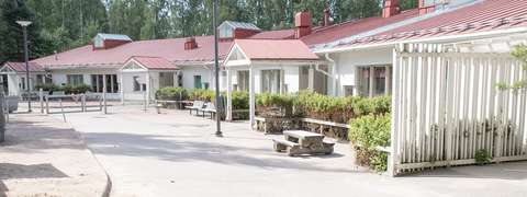 Tuohimäen päiväkodin piha.