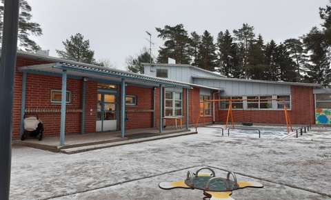 Daghemmets byggnad utifrån.