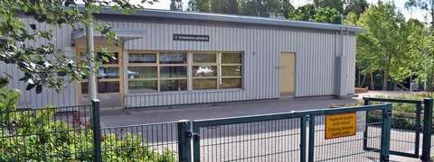 The daycare centre's building from the outside.