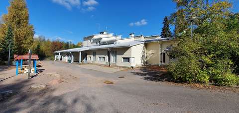 The daycare centre's building from the outside.