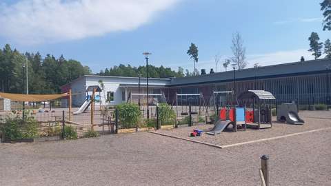 The daycare centre's building from the outside.