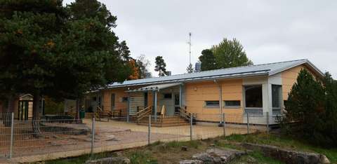 The daycare centre's building from the outside.