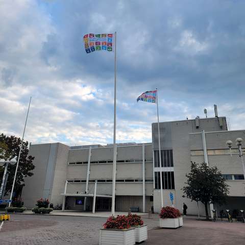 SDG flags were flying from the Tapiola cultural center, Espoo.