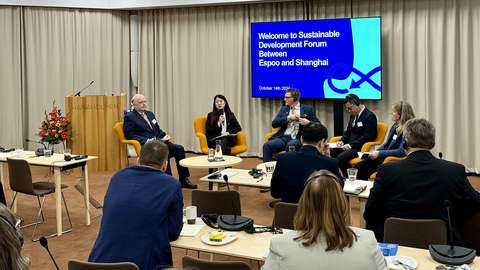 Paneldiskussion, publik lyssnar.