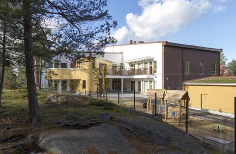 The daycare centre's building from the outside.