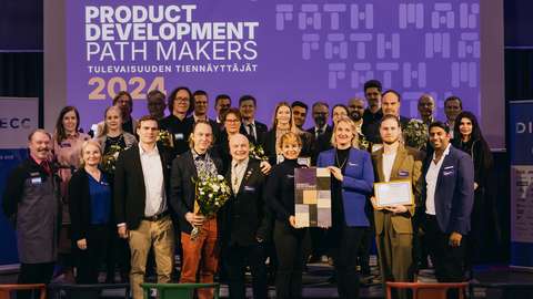 Group photo of the finalists who received the award.