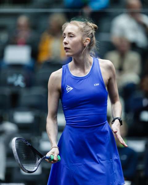 The picture shows the Squash player Emilia Soini.