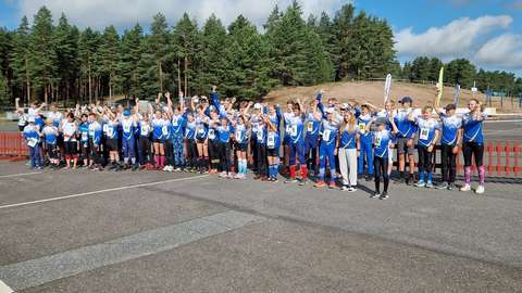 The picture shows the Youth Jukola 1st team, Espoon Suunta.