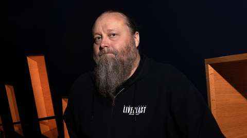 Sellosalin näyttämömestari Jari Puhakka.