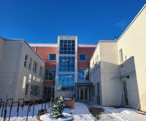 Espoonlahden terveysaseman peruskorjaus valmistui.