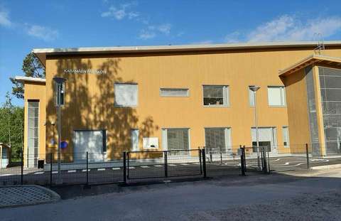 The daycare centre's building from the outside.