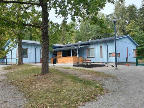 The daycare centre's building from the outside.
