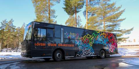 Kirjastoauto Välkky.