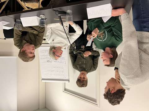 Väittelykilpailussa