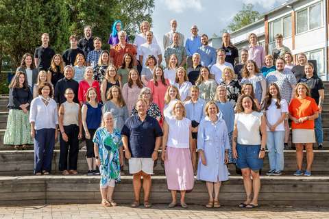 Gruppbild på skolans personal under läsåret 2025-26. 