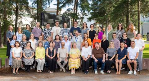 Etelä-Tapiolan lukion henkilöstö 2025-2026.